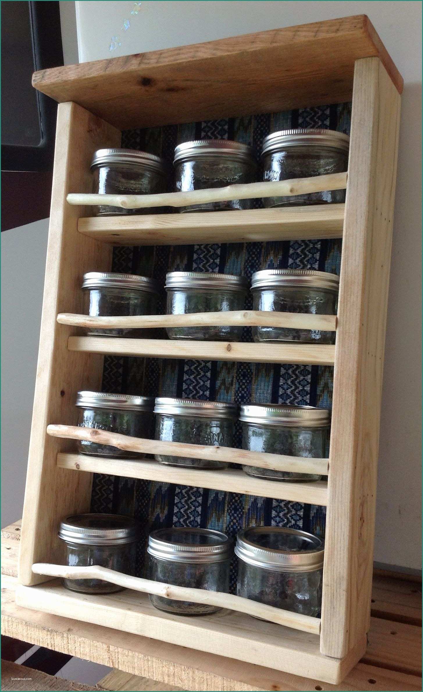 Arredamento Bar Con Bancali E Mason Jar Spice Rack Made From A Pallet and Twigs Backed with