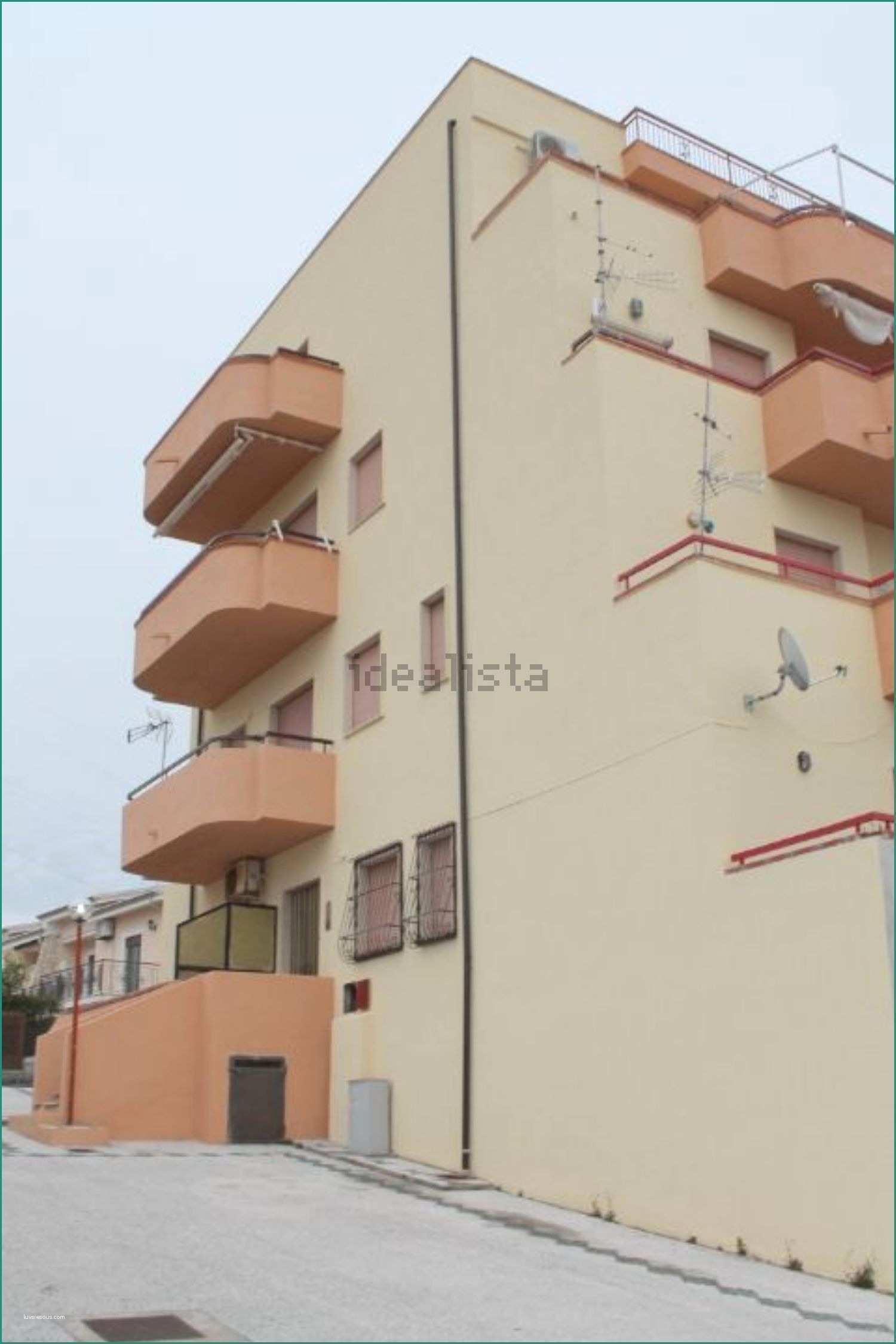 Balconi In Pvc Prezzi E Trilocale In Vendita In Via Giuseppe Pezzotti 10 Monticello Piano