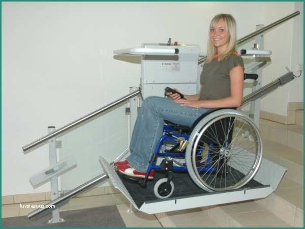 Carrozzina Montascale Per Disabili Usato E I Costi Dei Montascale A Piattaforma Per Disabili E Anziani