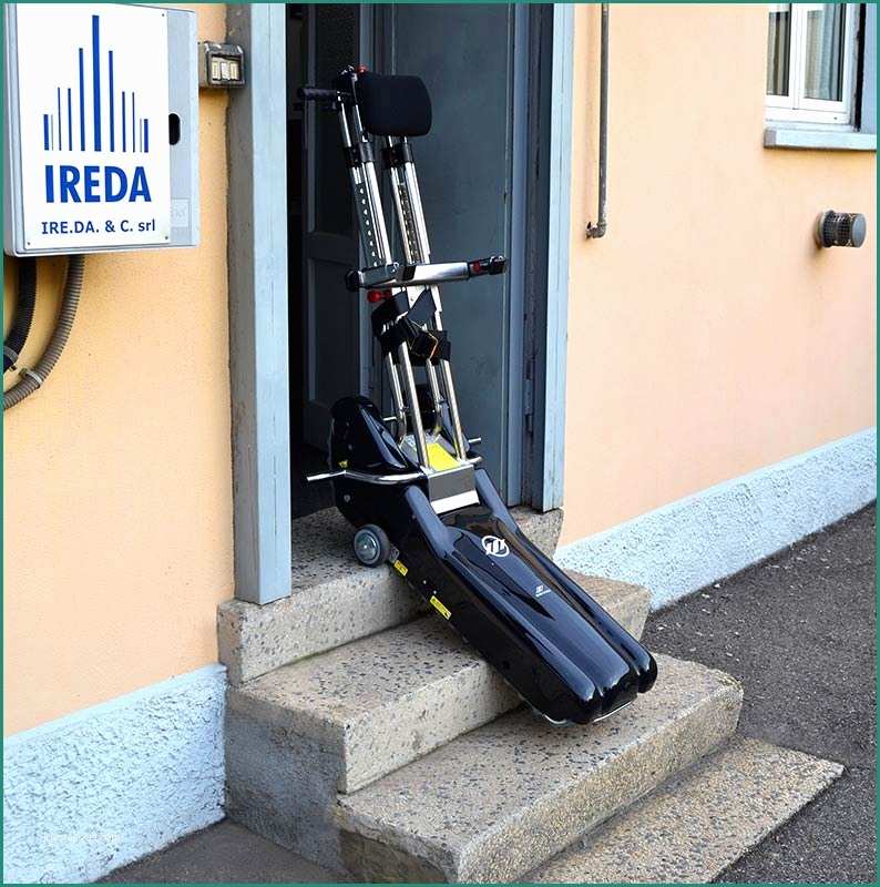 Carrozzina Montascale Per Disabili Usato E Montascale A Cingoli Ireda Track Per Disabili