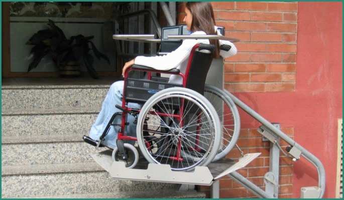 Carrozzina Montascale Per Disabili Usato E Servoscala Con Pedana Porta Carrozzine Gsl Servoscala