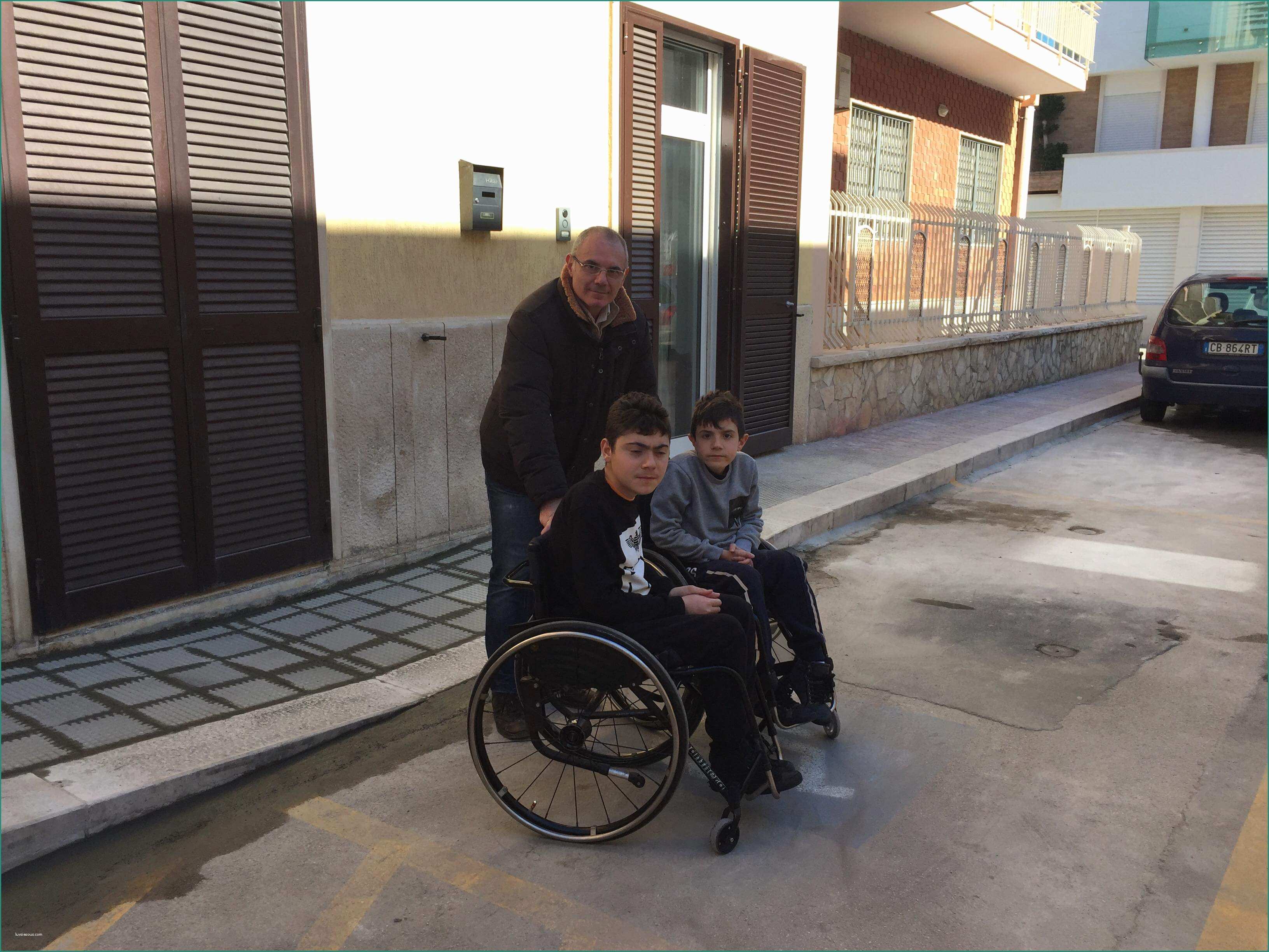 Carrozzine Per Disabili Usate E L associazione Angeli Senza Frontiere Colpisce Ancora Realizzato