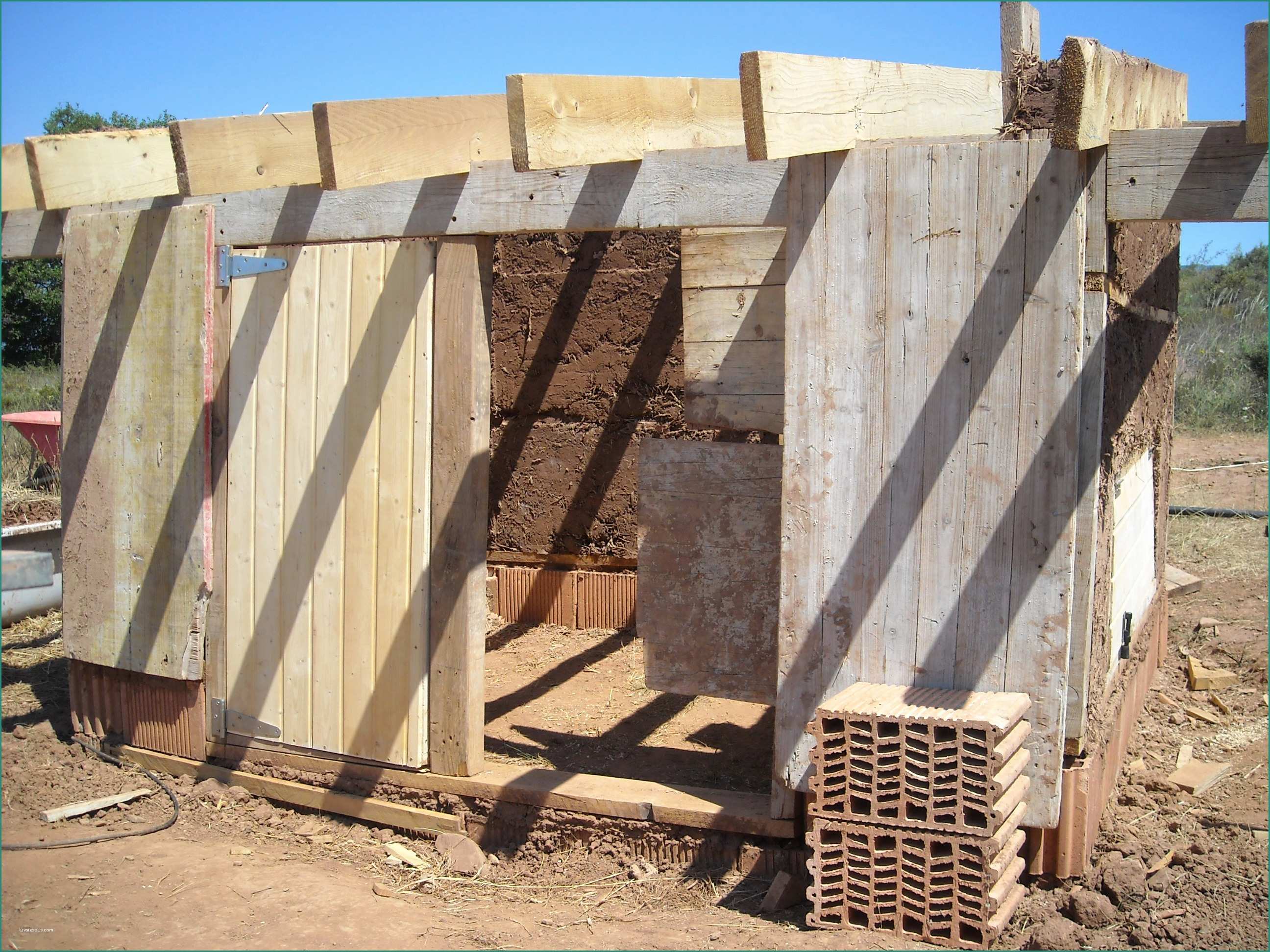 Case in legno su terreno agricolo e villa aria una for Costruire casa prefabbricata su terreno agricolo
