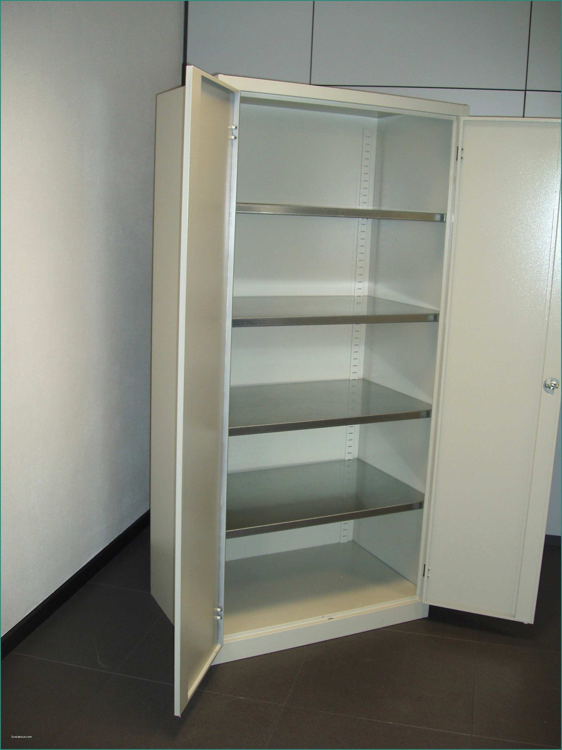 Copricaldaia In Alluminio E Armadi Con Cabina total White Closet Bianco Cabina Armadio