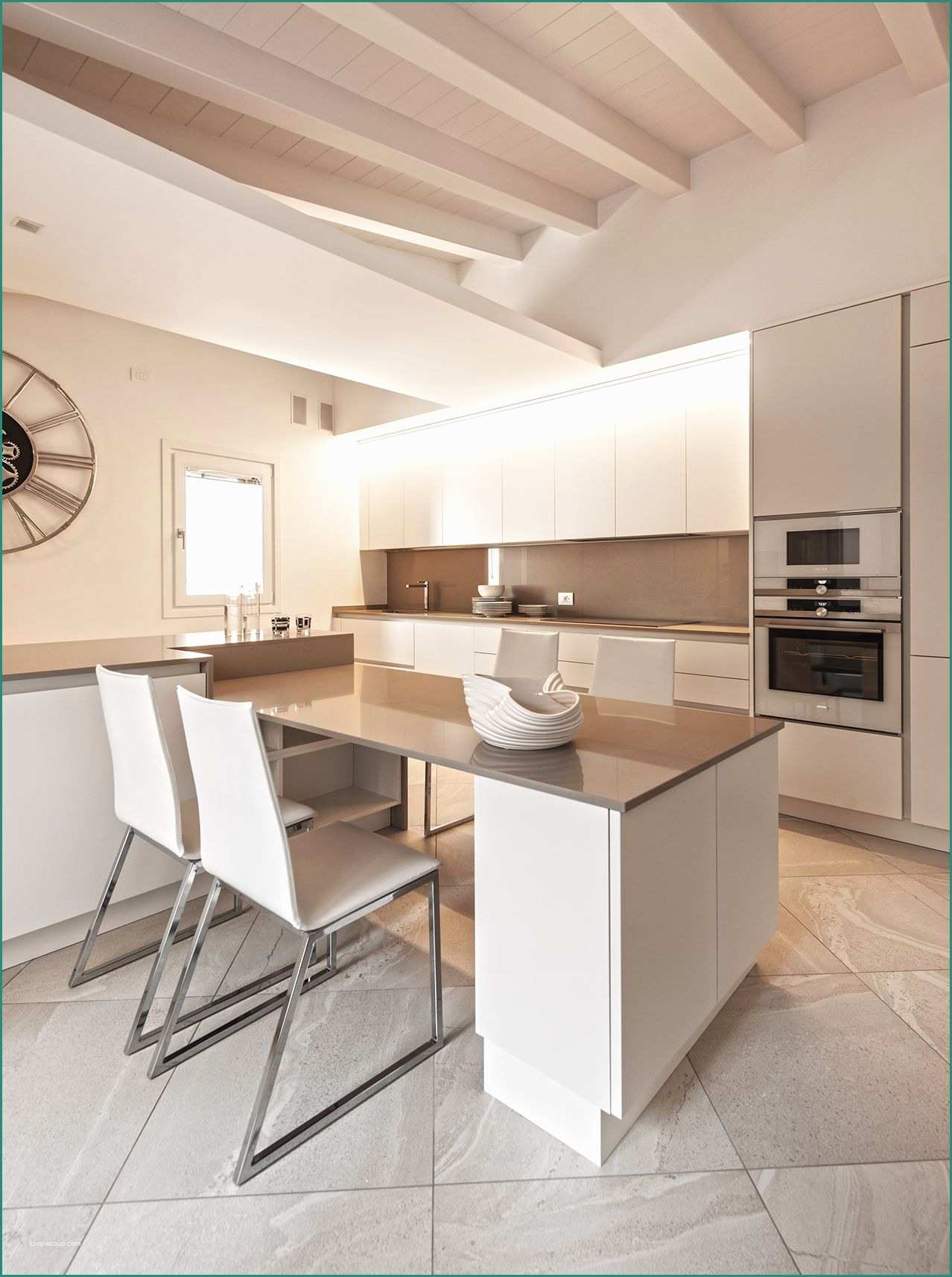 Costo Ristrutturazione Appartamento Mq E Brando Concept Cucina Bianca Travi Kitchen Minimal Design Modern