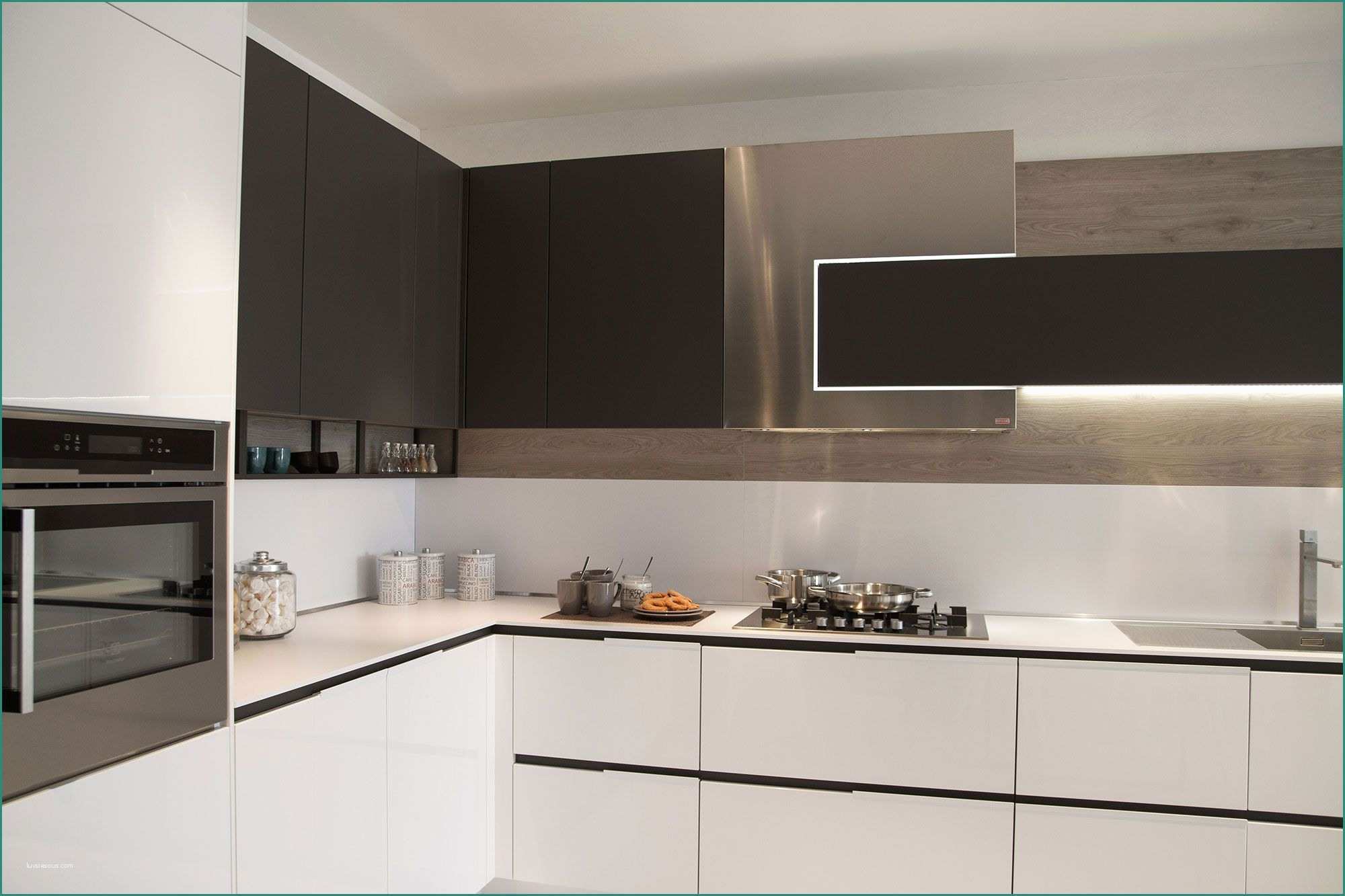 Cucine Moderne Ad Angolo Con Penisola E Modern Kitchen Design In Usa Realizzazione Cucina Moderna orange