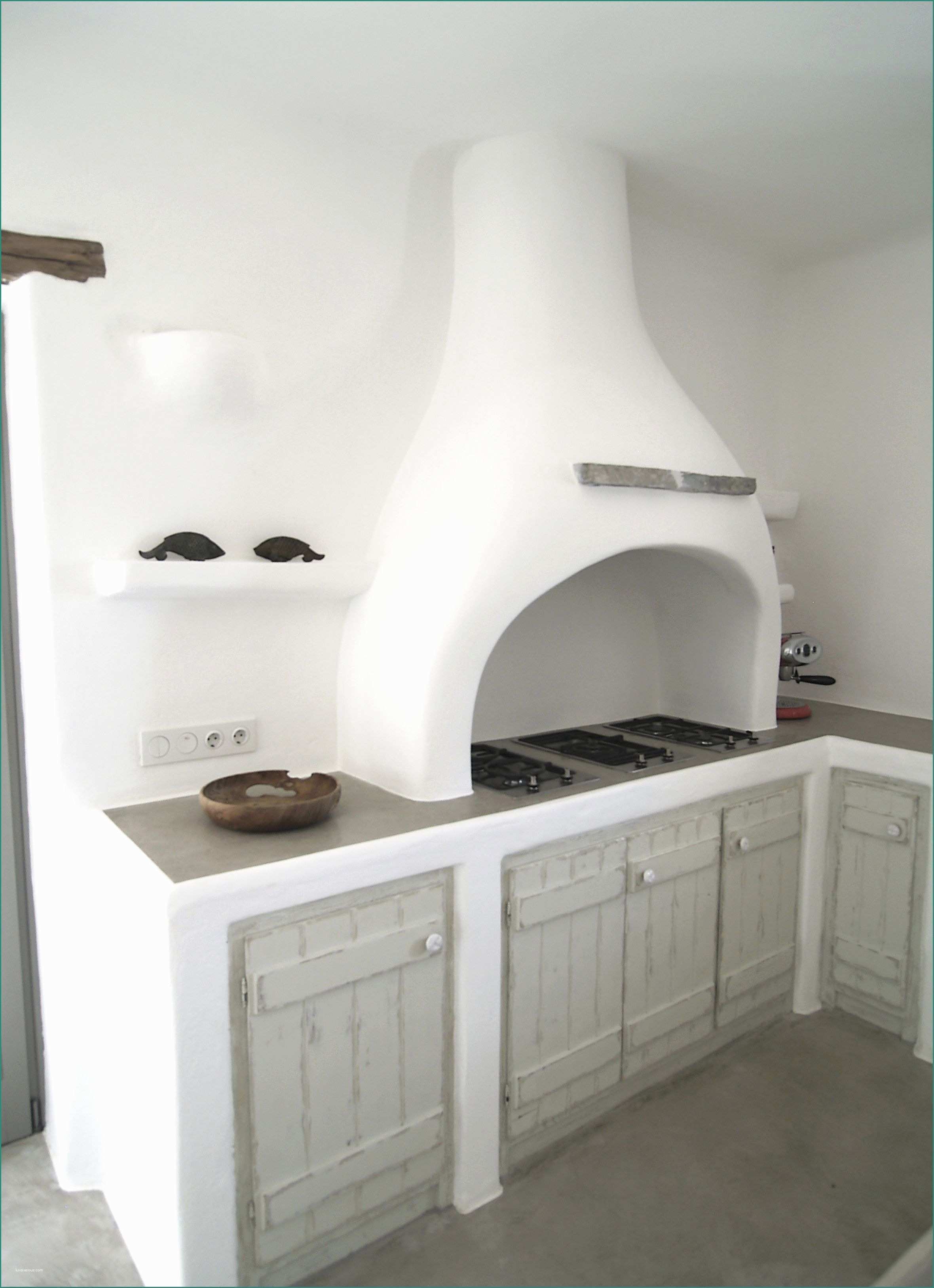 Cucine Rustiche Bianche E Paros Greece Traditional Built Kitchen Counter and Hood