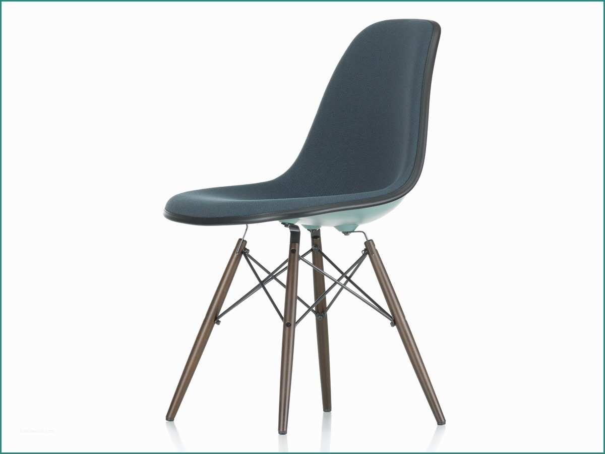 Eames Chair Vitra E Buy the Vitra Upholstered Dsw Eames Plastic Side Chair