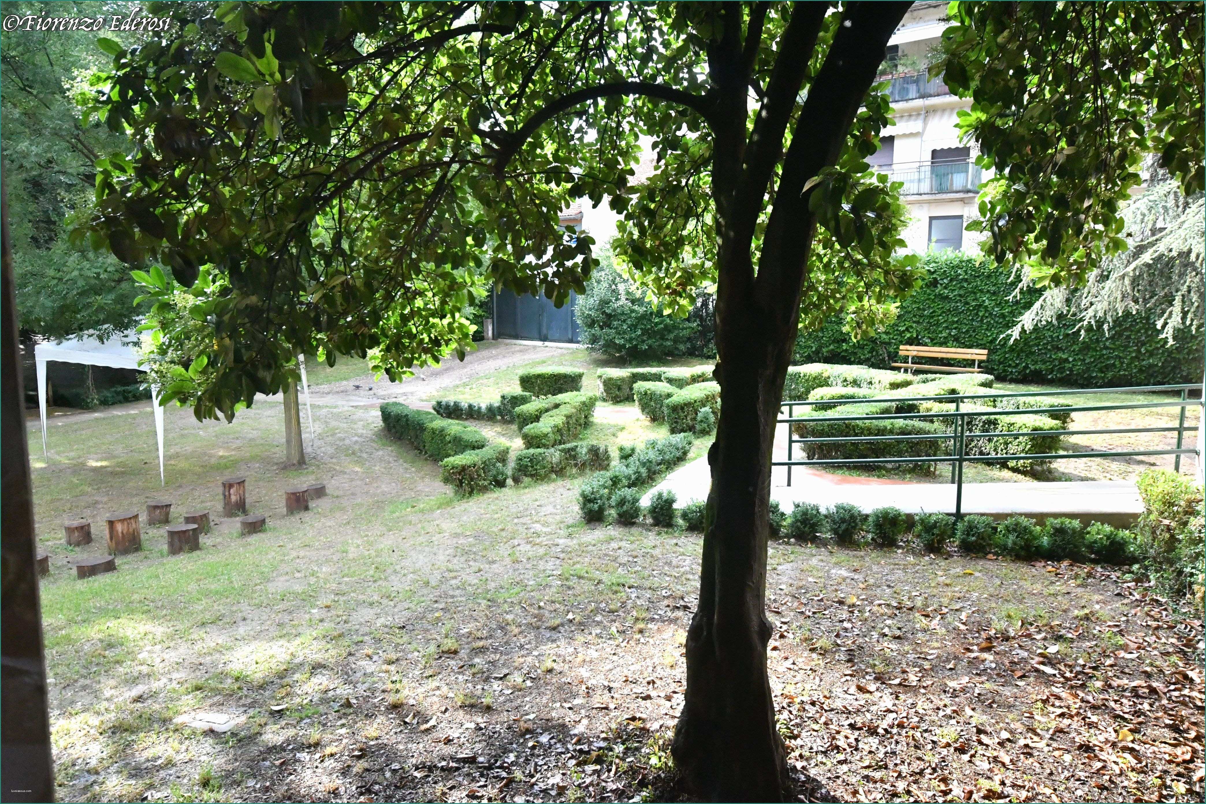 Giardini Con Pietre Bianche E Del Giardino Il Castello Della Zisa Vista Del Giardino Dal Castello