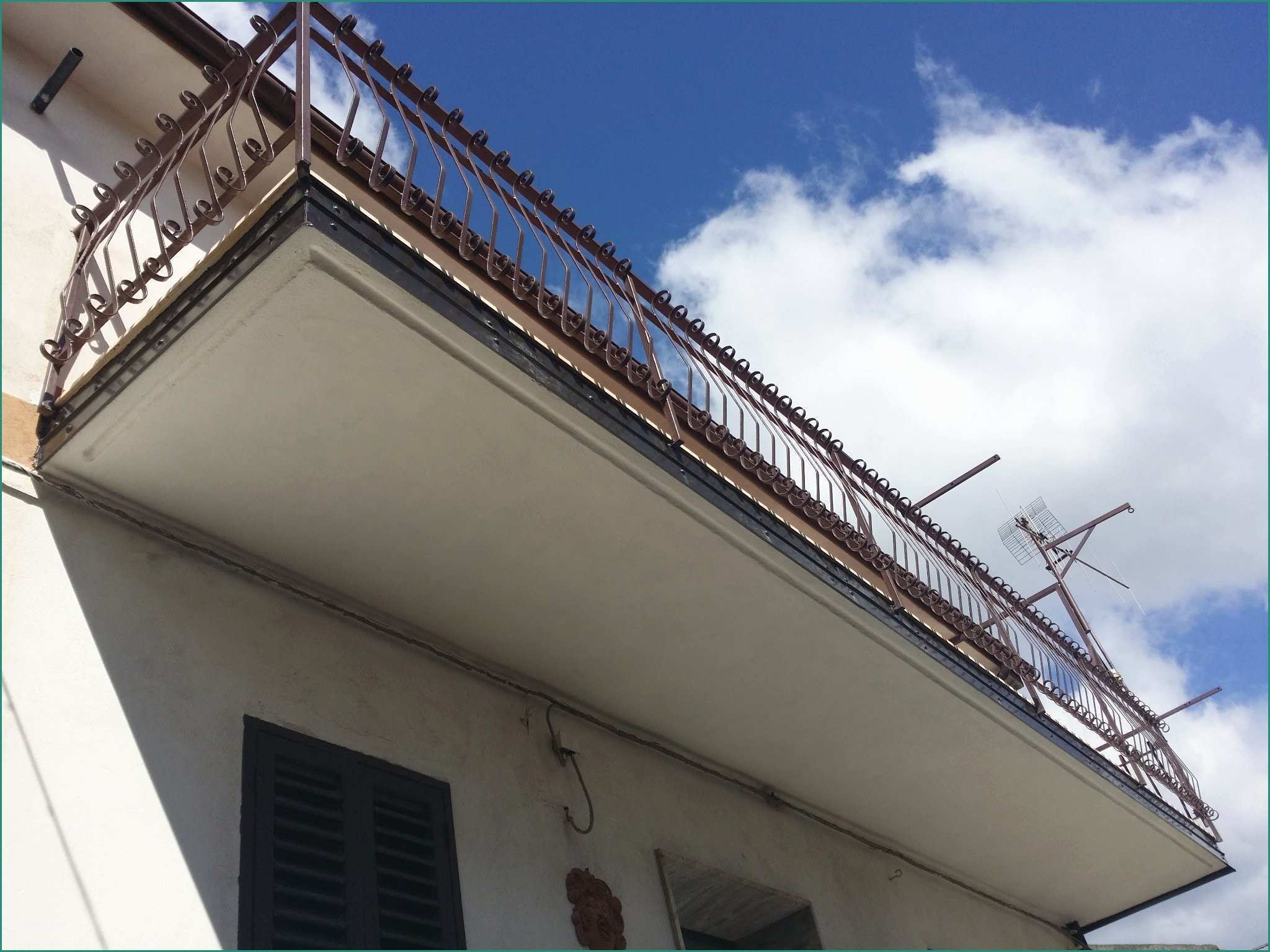 Gocciolatoio In Alluminio Per Balconi Prezzi E Profilo Gocciolatoio Anti Infiltrazione Per Balcone In Tessin Kaufen