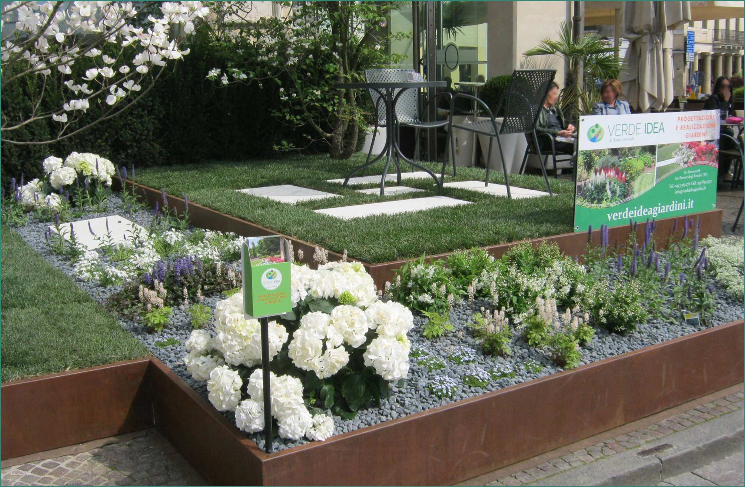 Idee Aiuole Giardino E Giardino Idea Simple Decorazioni originali Con Dei Mattoni Rossi In