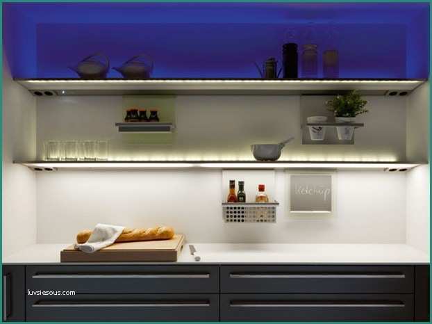 Barre LED per illuminazione di cucine e piani di lavoro