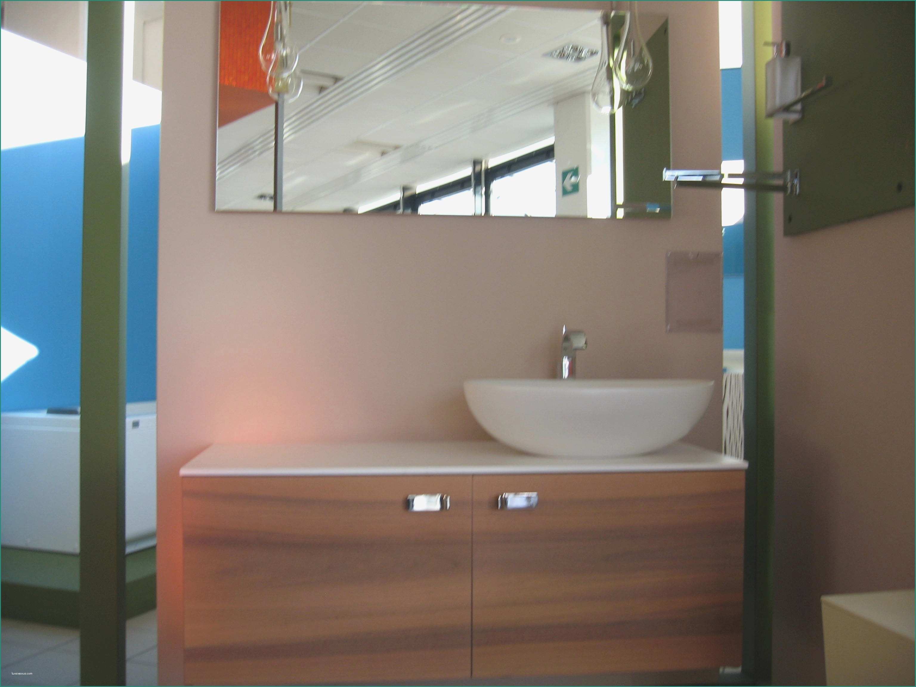 Lavabo Con Mobile Bagno E Elegante Mobili Bagno Casa Design Idee Su Arredamento