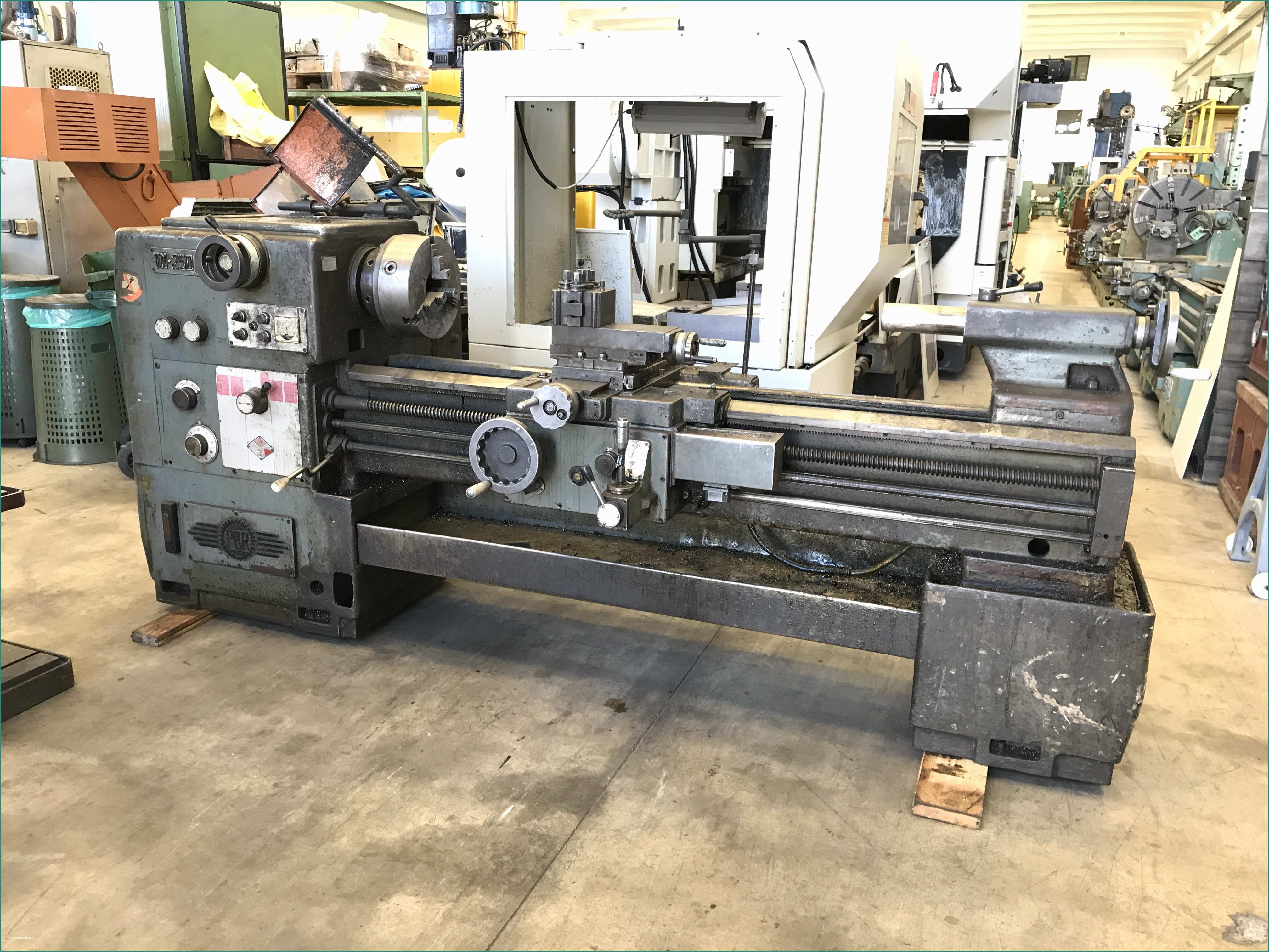 Mini tornio Cnc Usato E Sale Of Lathe Conventional Diameter Up to 600 Mm Used and Offers