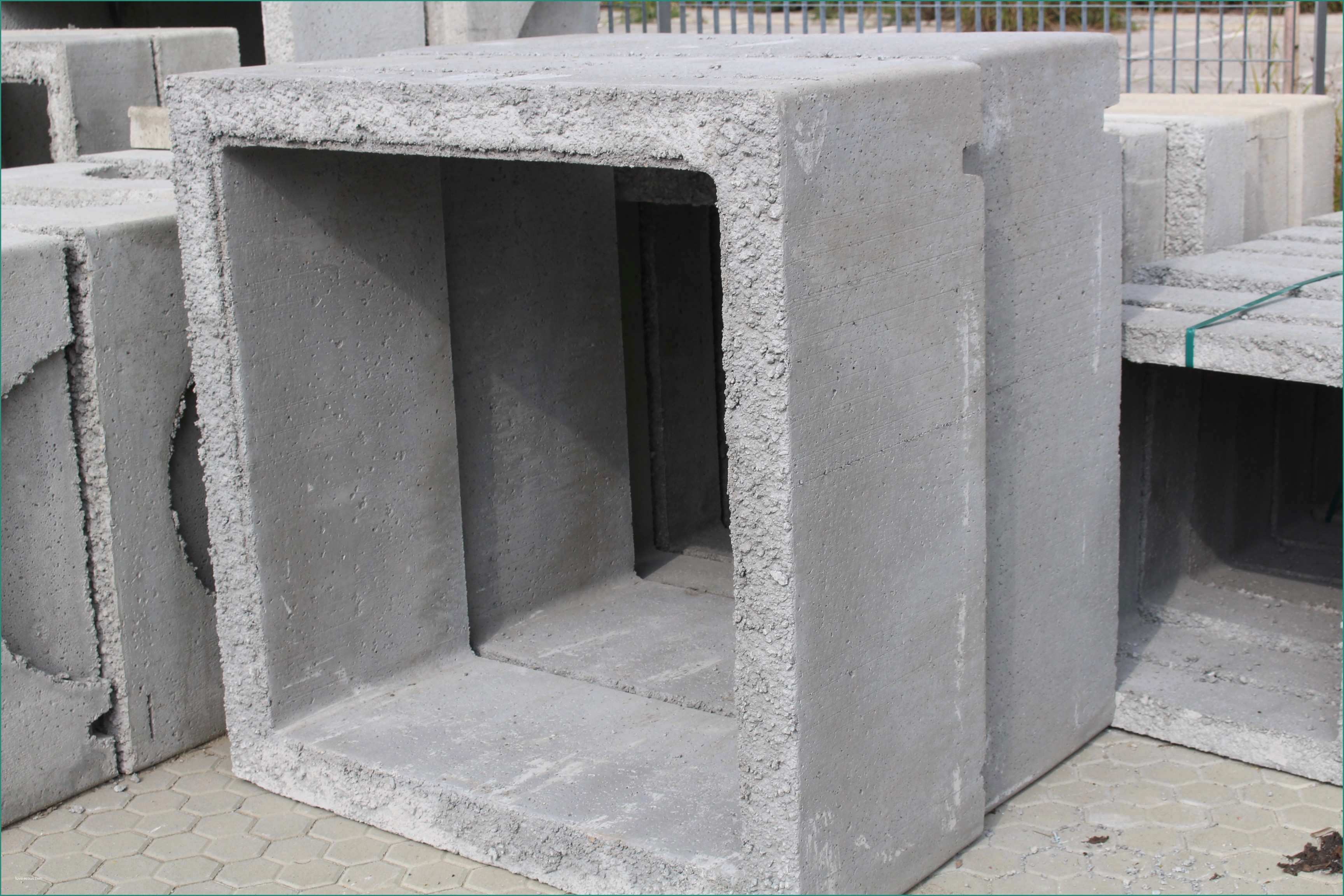 Muri Di Recinzione Prefabbricati Prezzi E Muri In Cemento Prefabbricati Anelli In Cemento Per Pozzi Prezzi