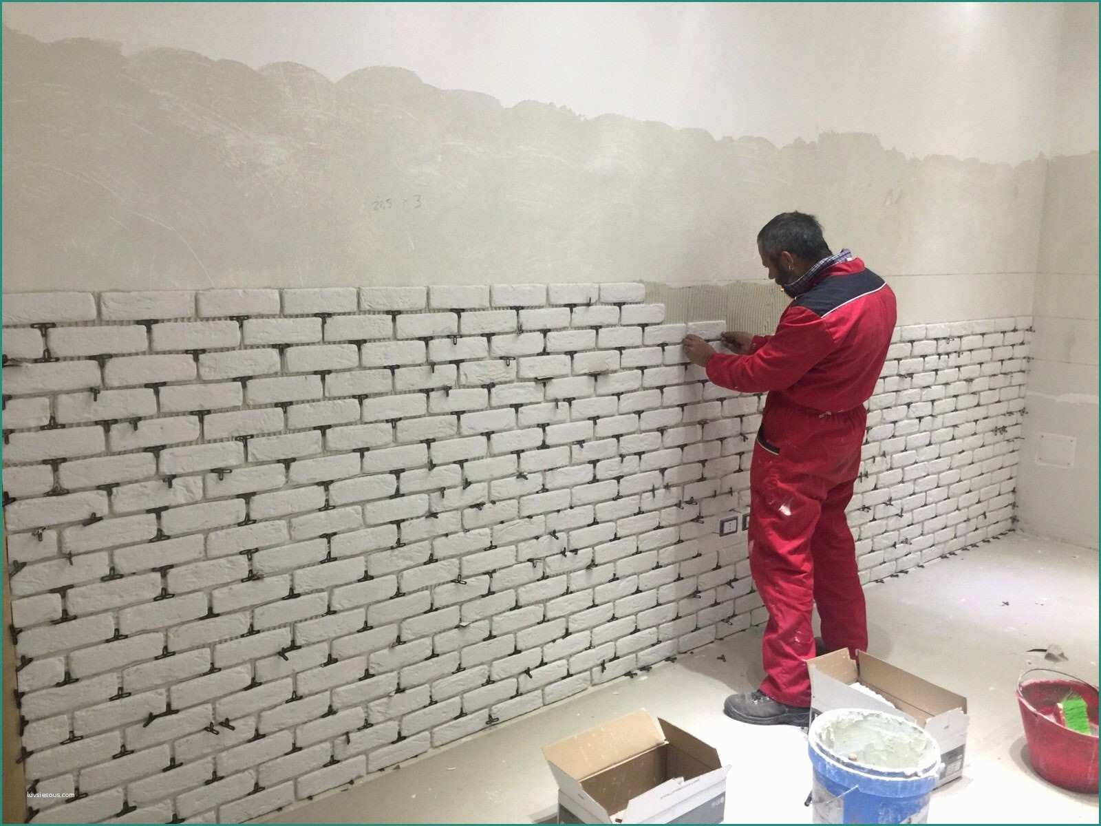 Pannelli finta pietra per interni e pannelli finti mattoni for Rivestimento pareti interne polistirolo