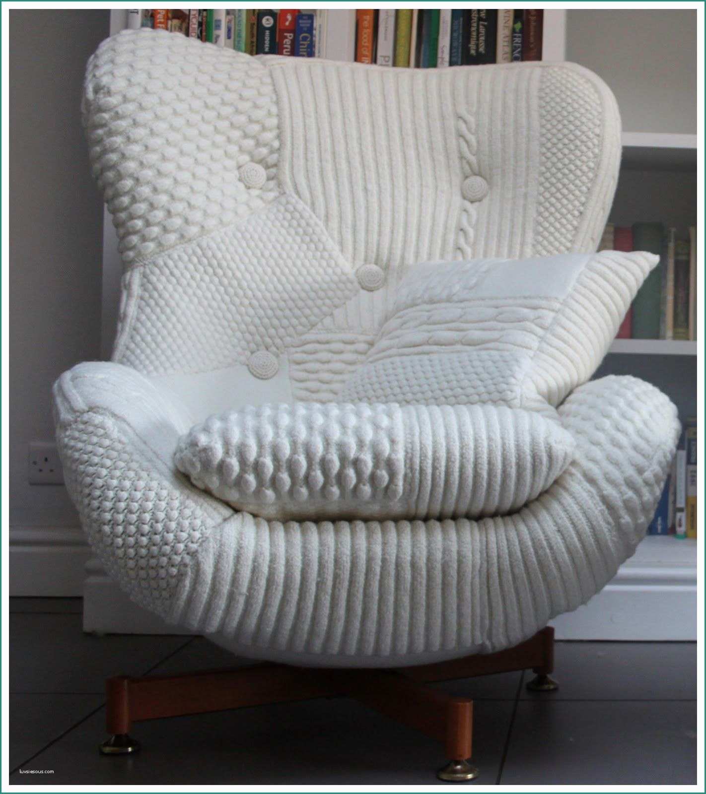 Poltrona Bergere Moderna E This Chair is Saying " E Cuddle with Me "