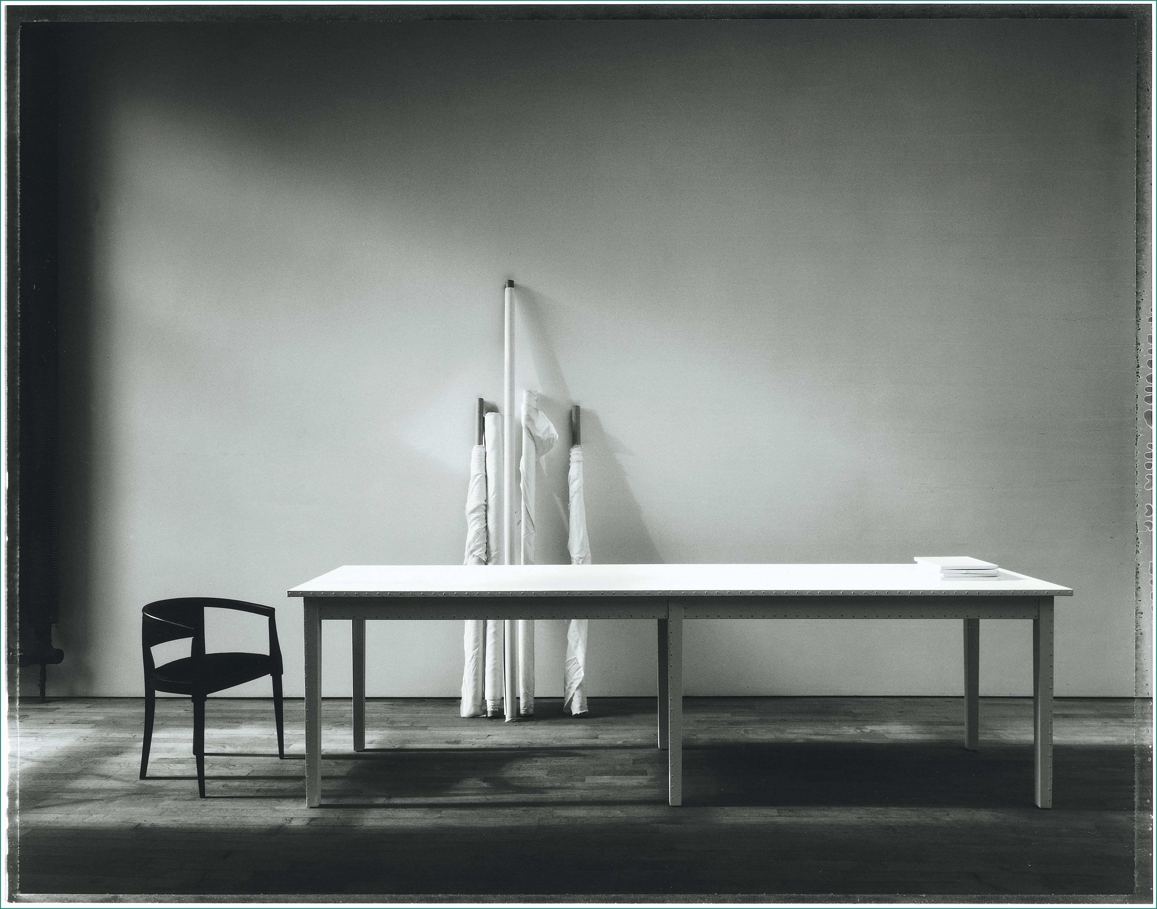 Poltrone Global Relax E Table Blanche by Ann Demeulemeester & Patrick Robyn for Bulo