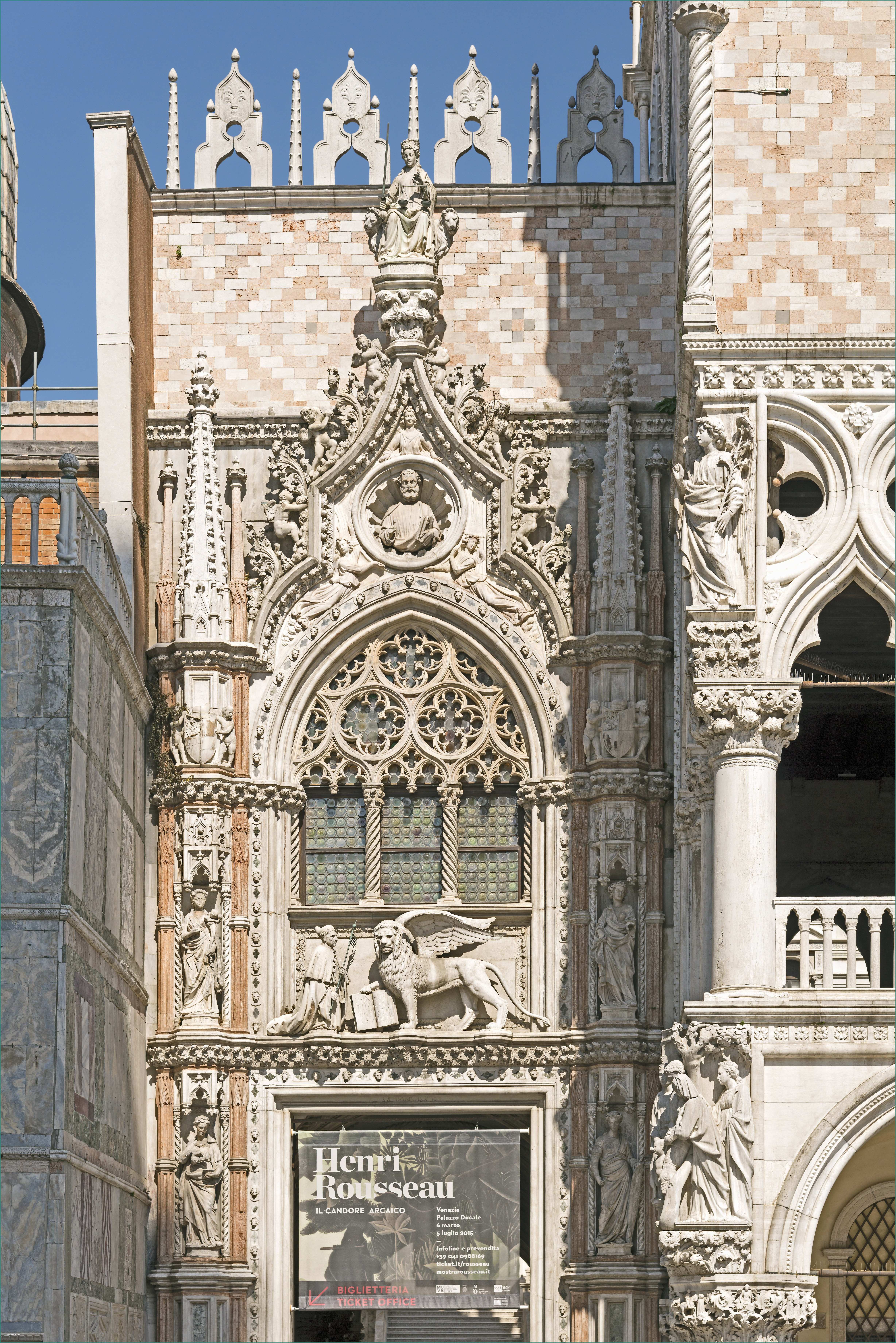 Portoni In Legno Antichi E Palazzo Ducale Venezia