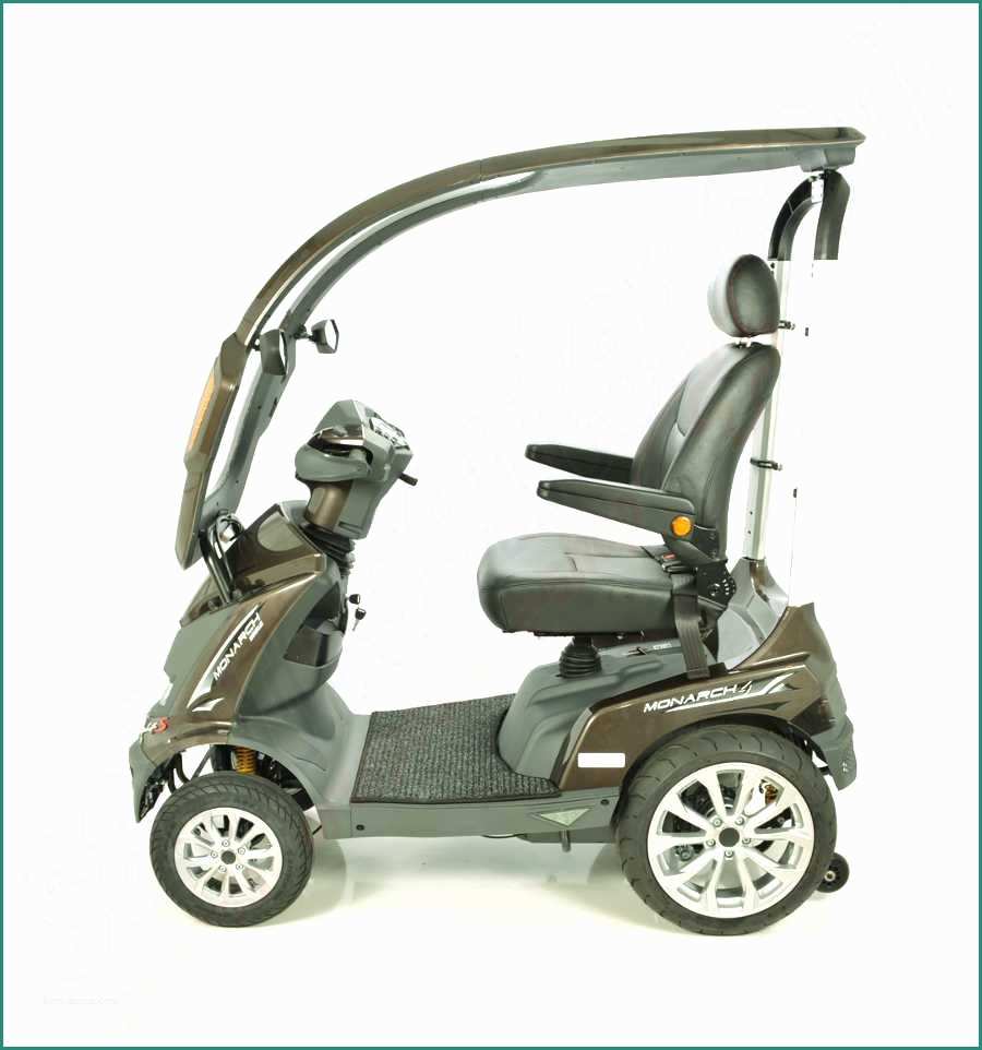 Scooter Elettrico Per Anziani E Scooter Elettrico Per Anziani E Disabili Coperto Con