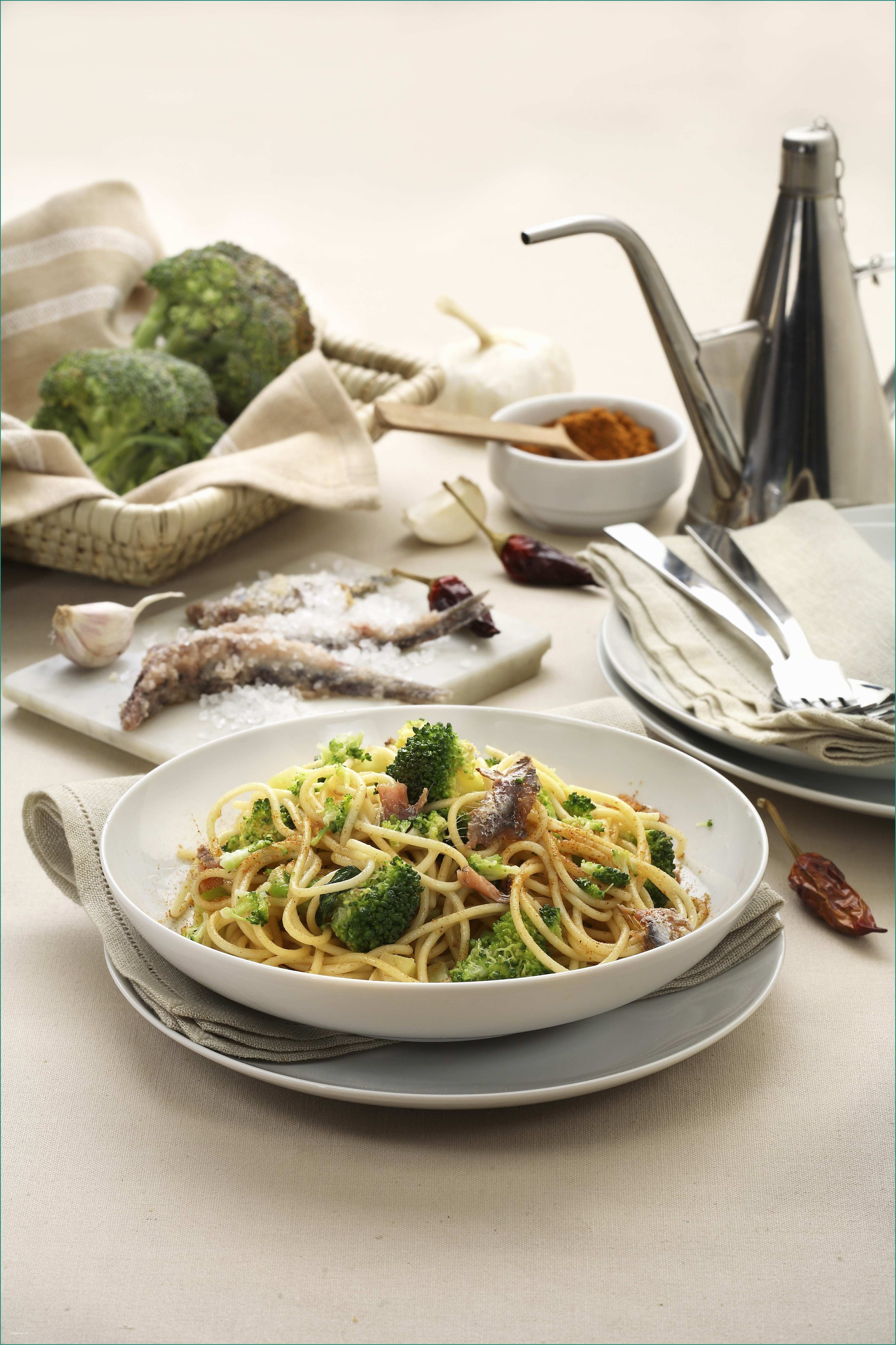 Trofie Al Pesto Genovese E Ricetta Pasta Con Broccoli E Acciughe